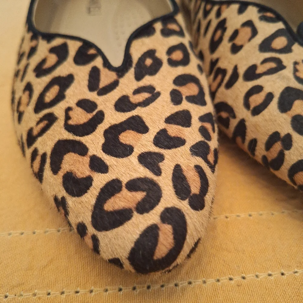 NWOT Vaneli Women's Leopard Print Flats Real Fur Sz 8 Wide